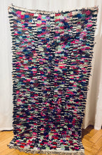 Laden Sie das Bild in den Galerie-Viewer, Berberteppich Boucherouite „Afra“