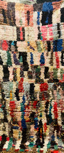 Laden Sie das Bild in den Galerie-Viewer, Berberteppich Boucherouite „Amalu“